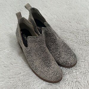 💙 Toms Suede Booties